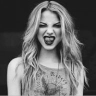 nesrine-kiki